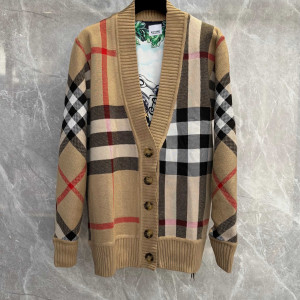 바버리 클래식 체크 니트 가디건