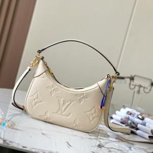 루이비통 크림 레더 숄더백